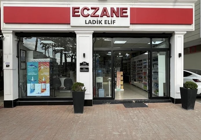 Ladik Elif Eczanesi dış cephe görünümü
